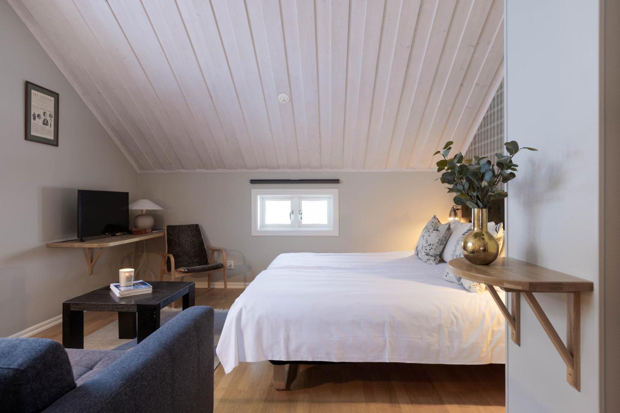 Mårtenliens Gård *